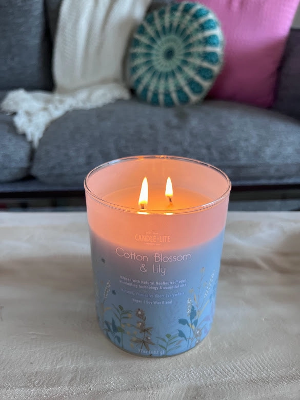 Cotton Blossom & Lily 2-wick 17oz Jar Candle