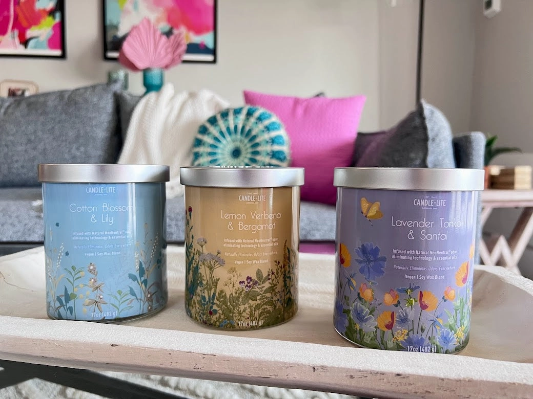 Cotton Blossom & Lily 2-wick 17oz Jar Candle