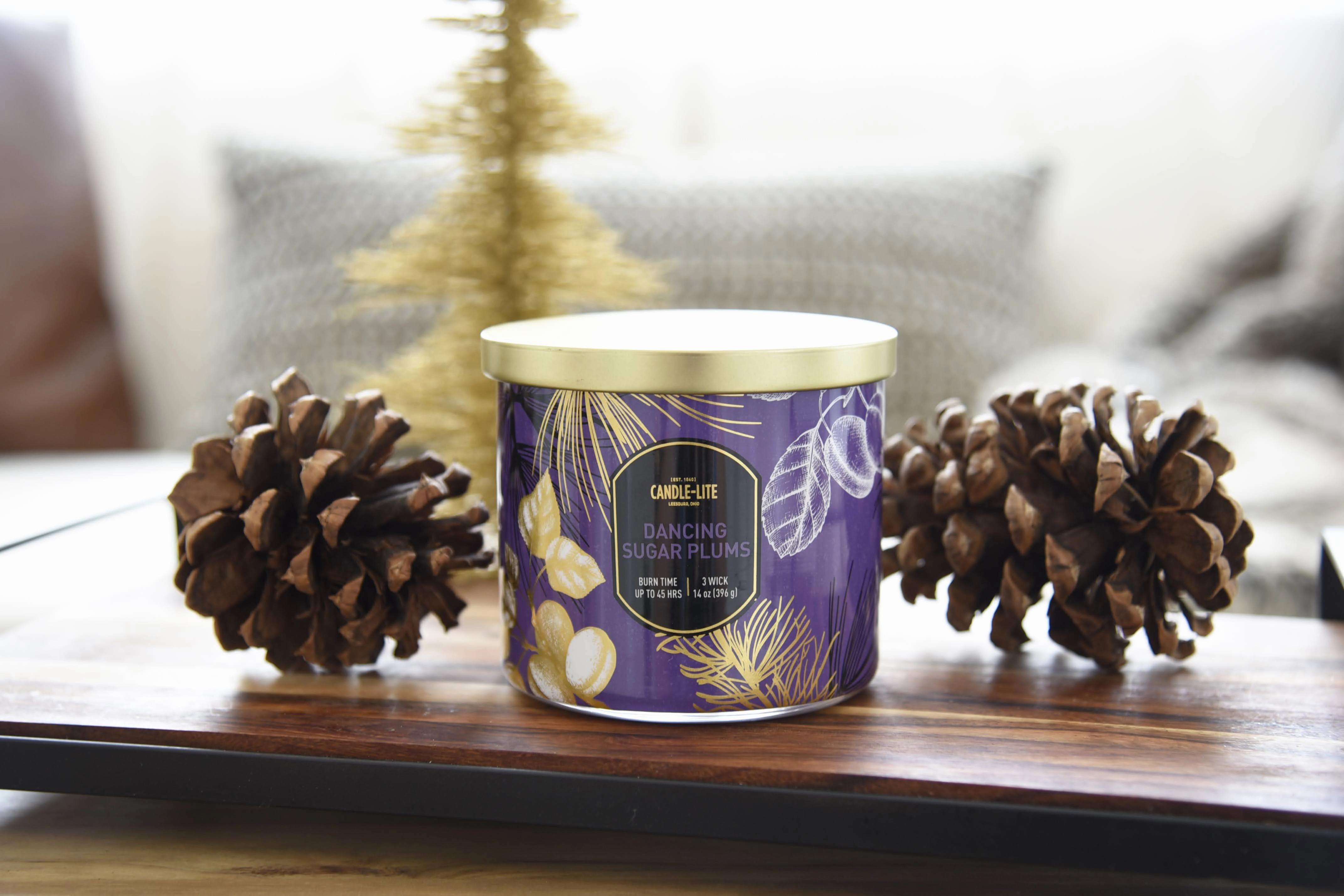 Dancing Sugar Plums 3-wick 14oz Jar Candle