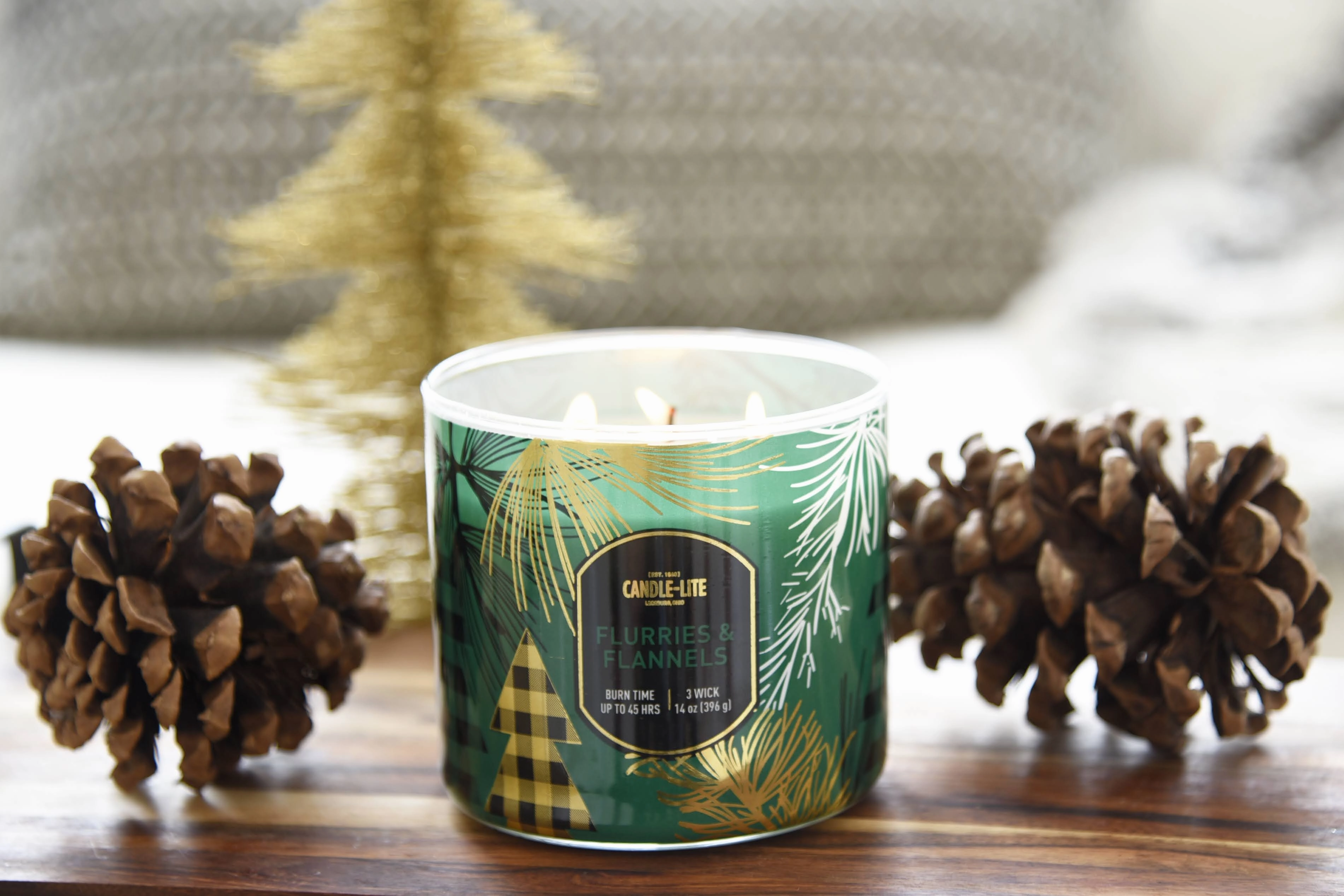 Flurries & Flannels 3-wick 14oz Jar Candle