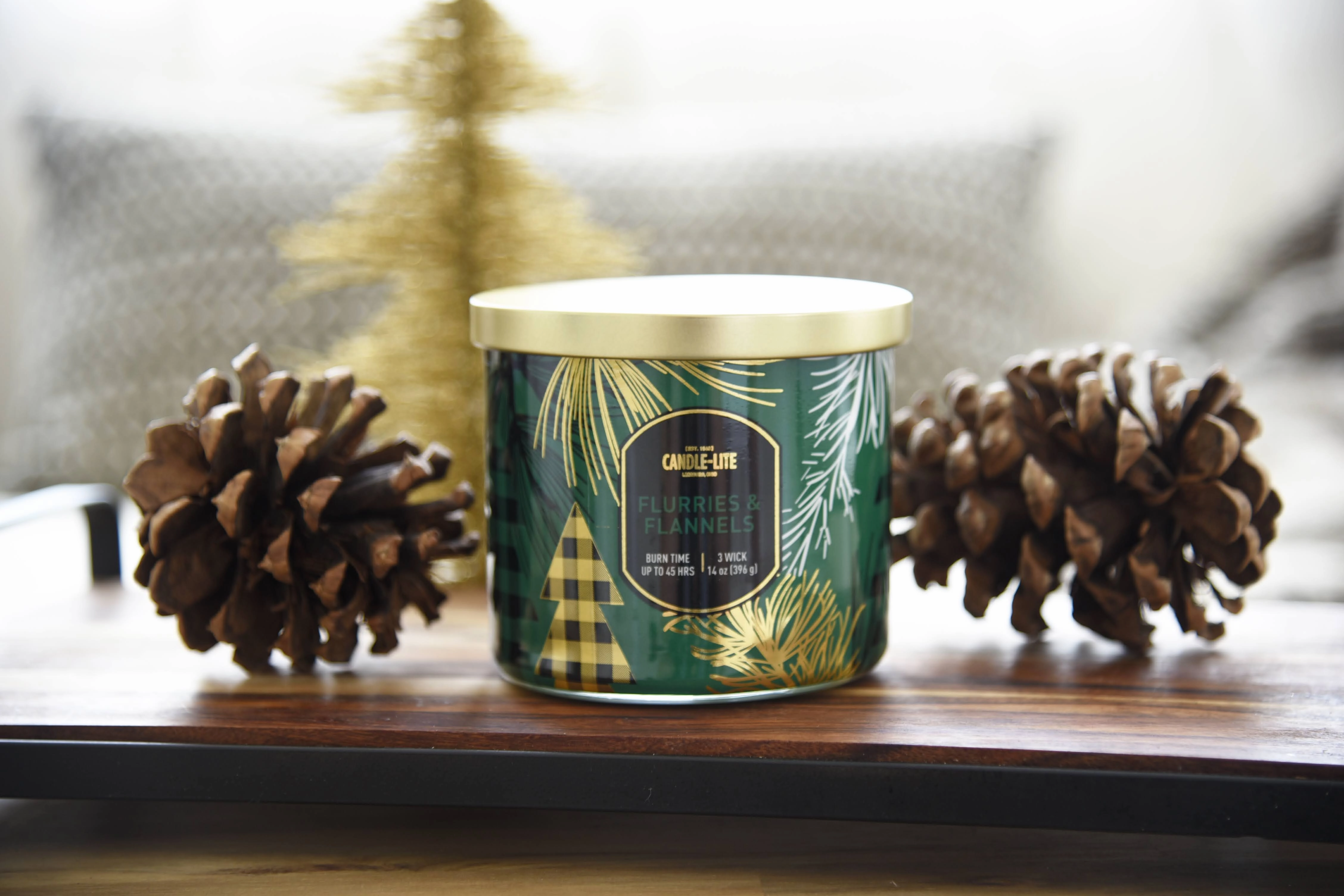 Flurries & Flannels 3-wick 14oz Jar Candle