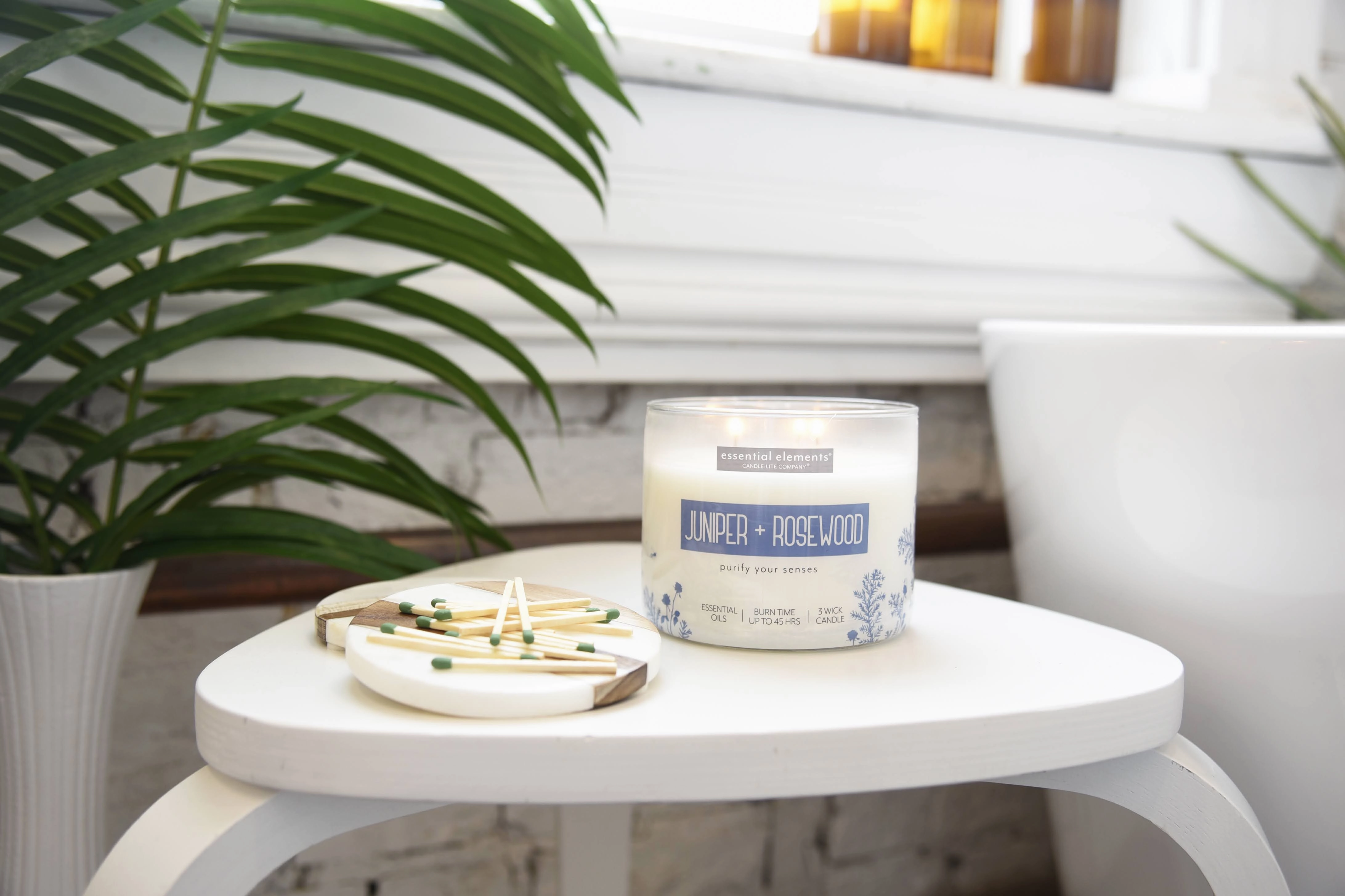 Juniper & Rosewood 3-wick 14.75oz Jar Candle
