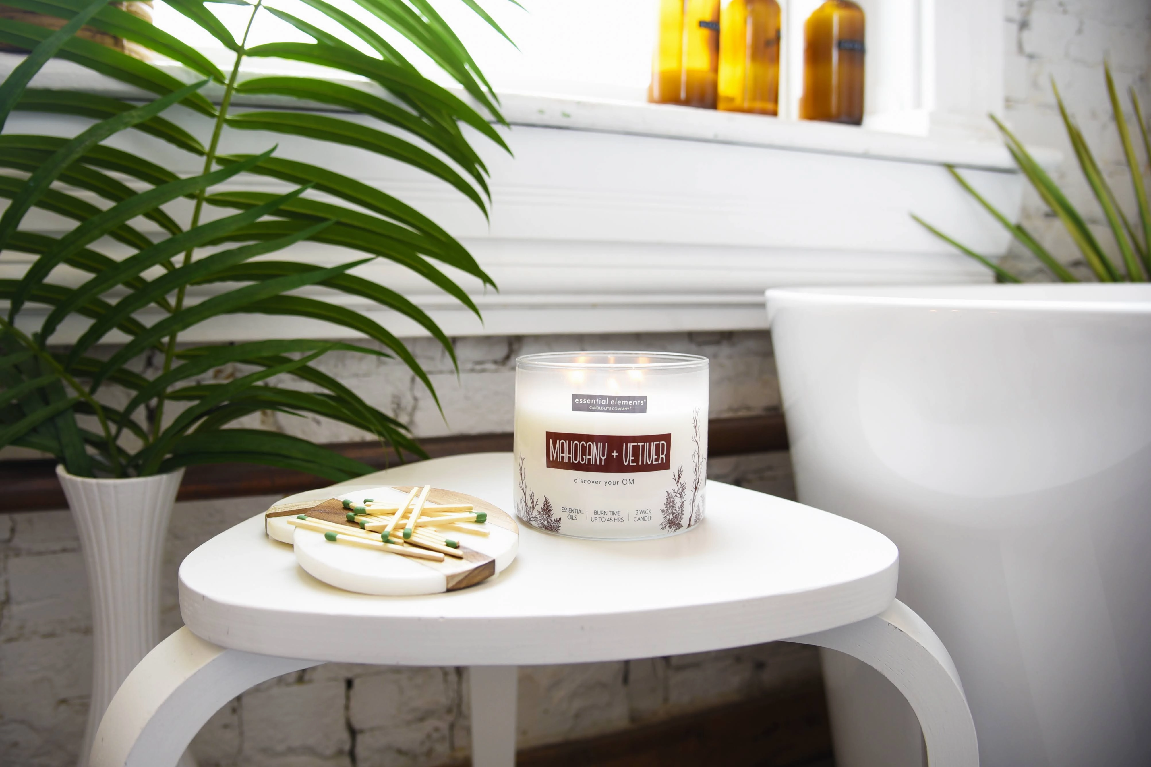 Mahogany & Vetiver 3-wick 14.75oz Jar Candle