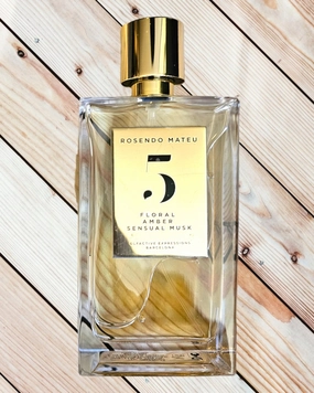 Rosendo Mateu No 5 FLORAL, AMBER, SENSUAL MUSK