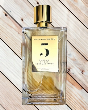 Rosendo Mateu No 5 FLORAL, AMBER, SENSUAL MUSK
