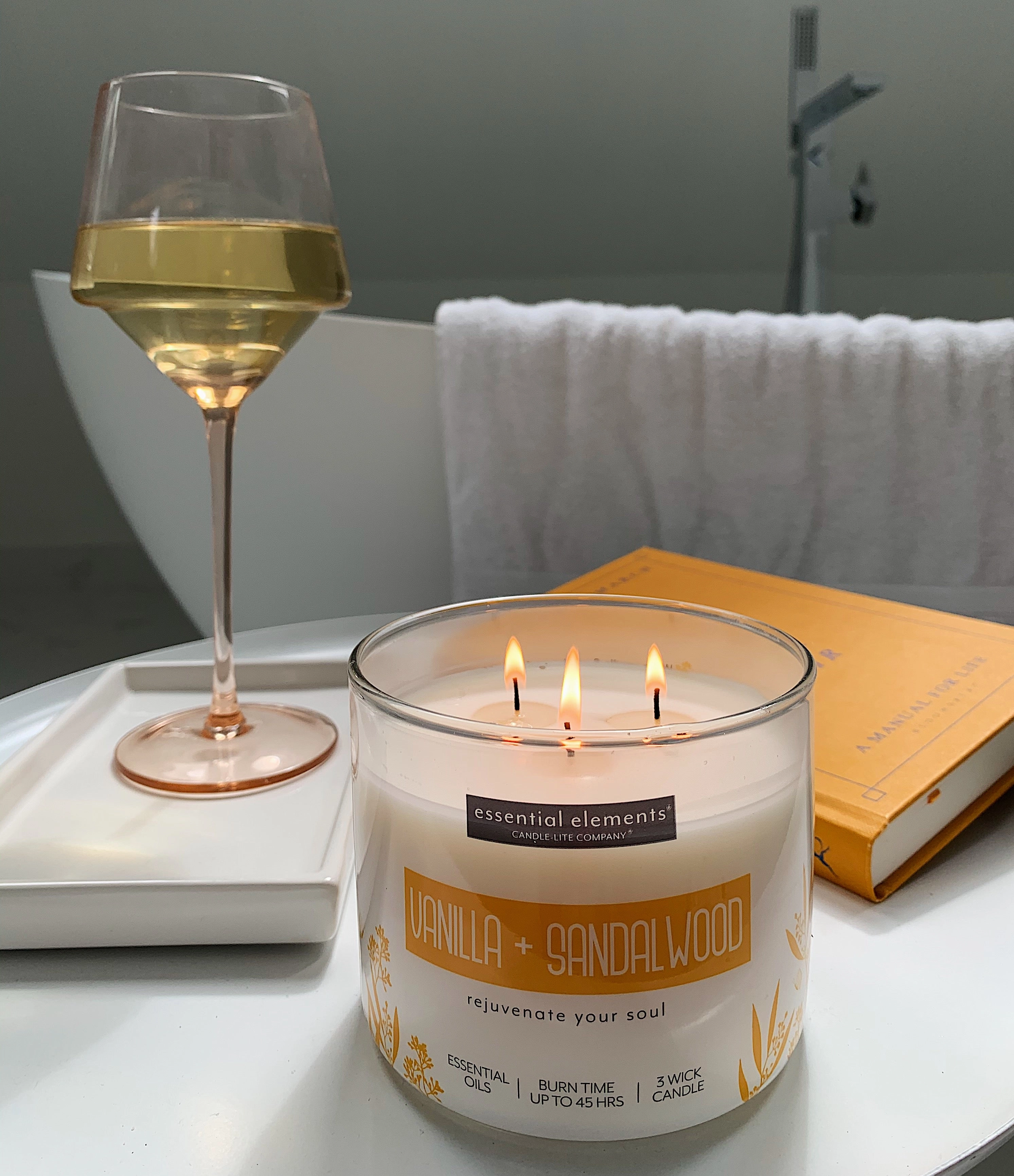 Vanilla & Sandalwood 3-wick 14.75oz Jar Candle