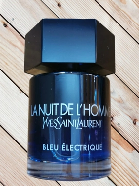 YSL LA NUIT DE L'HOMME BLEU ??LECTRIQUE